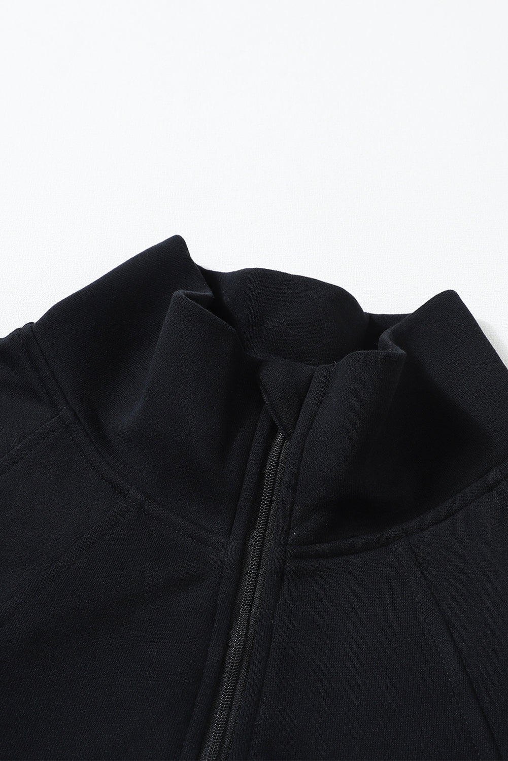 Stijlvolle Bruine Sweatshirt met Rits, Opstaande Kraag en Duimgaten – Perfect voor Casual Comfort