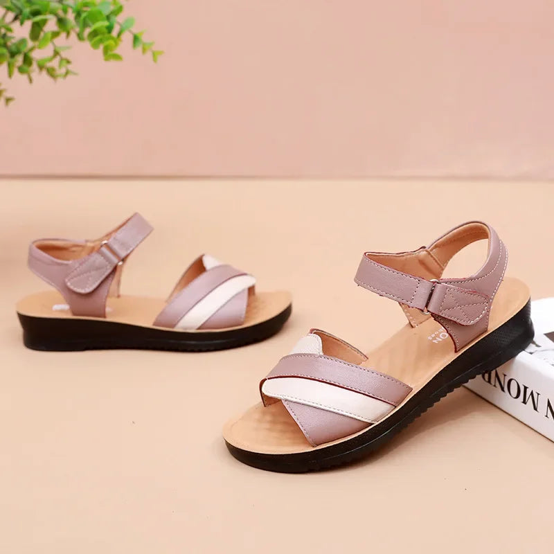 Zwarte leren sandalen met zachte zool voor de zomer