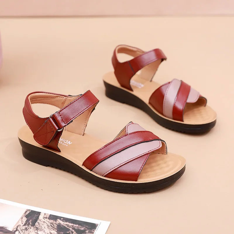 Zwarte leren sandalen met zachte zool voor de zomer