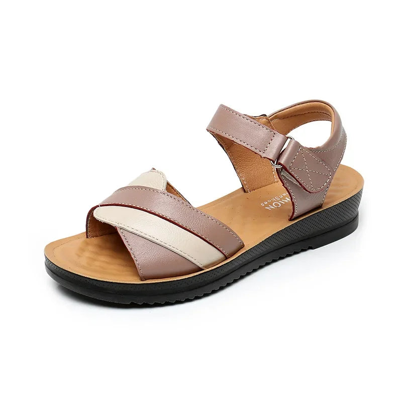 Zwarte leren sandalen met zachte zool voor de zomer