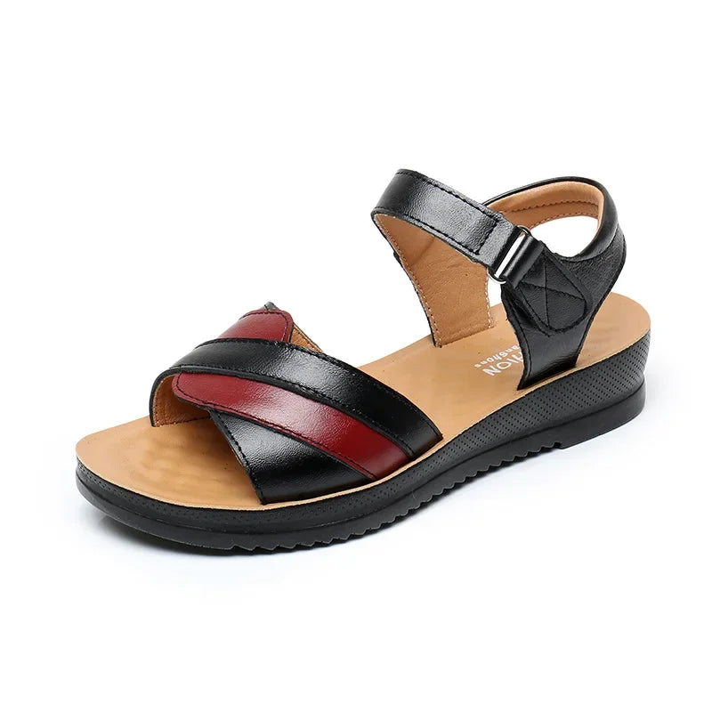 Zwarte leren sandalen met zachte zool voor de zomer