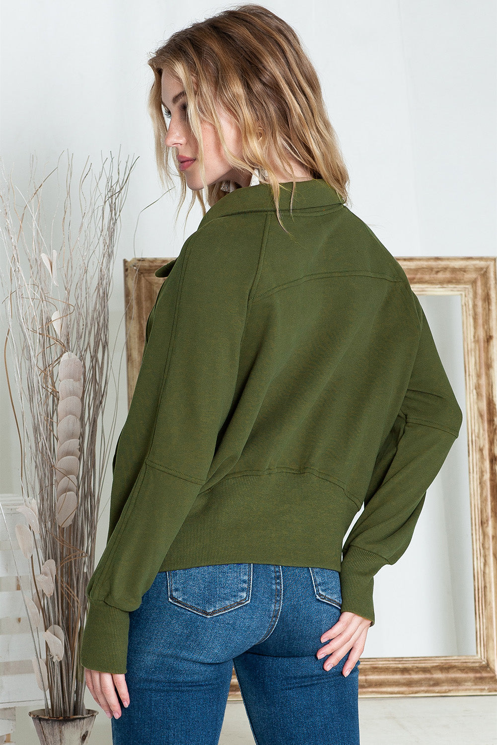 Stijlvolle Bruine Sweatshirt met Rits, Opstaande Kraag en Duimgaten – Perfect voor Casual Comfort