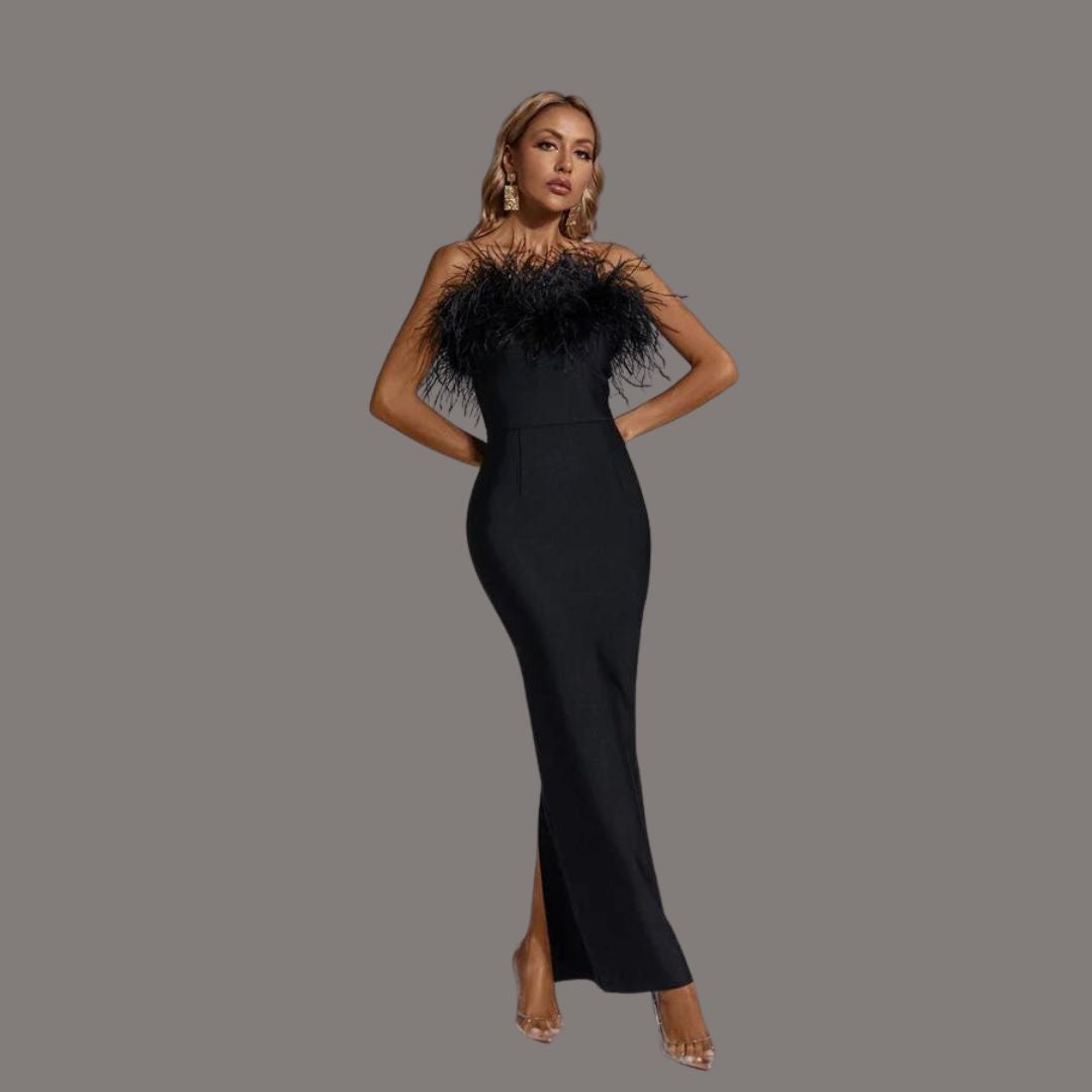 Zwarte feestjurk met veren voor een elegante look