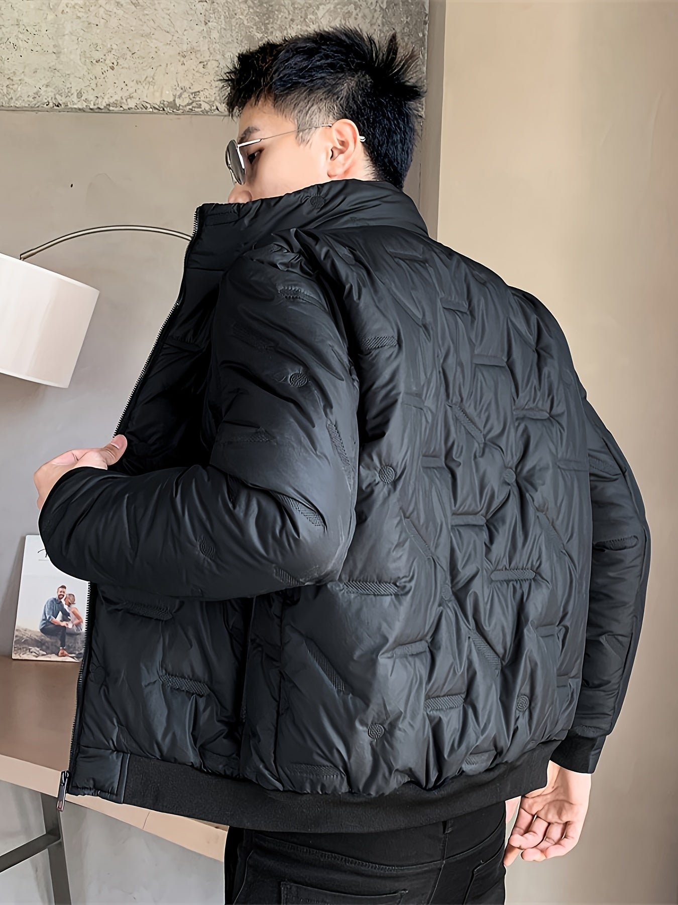 Eenkleurige puffer winterjas voor heren met opstaande kraag en ritssluiting | Ideaal voor de winter