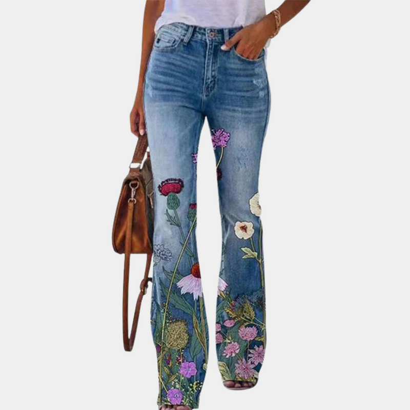 Rosmanda - trendy flared damesjeans met modieuze knopen