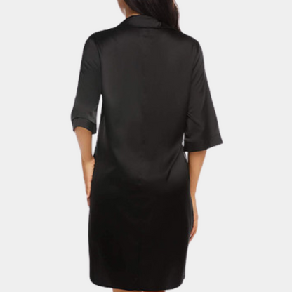 Zijden pyjama nachthemd met knoopsluiting elegant design