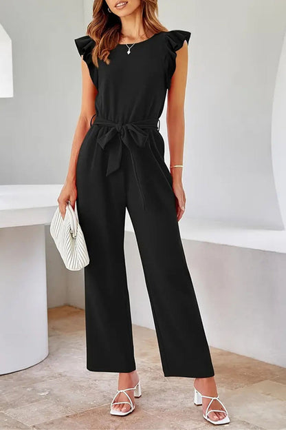 Elegante zwarte jumpsuit met ruches en ceintuur voor dames, ideaal voor de zomer