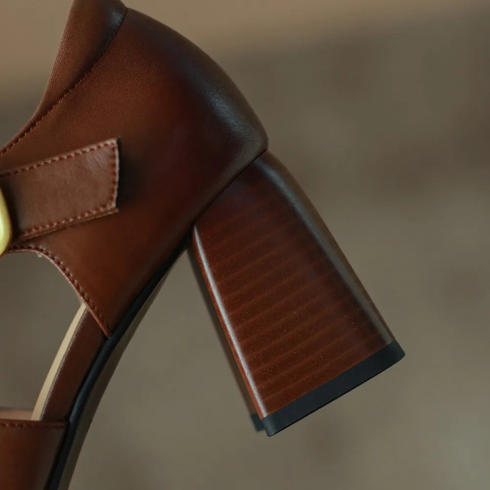 Zomerse sandalen in gladiatorstijl met gevlochten leren T-strap | Marie-Joie