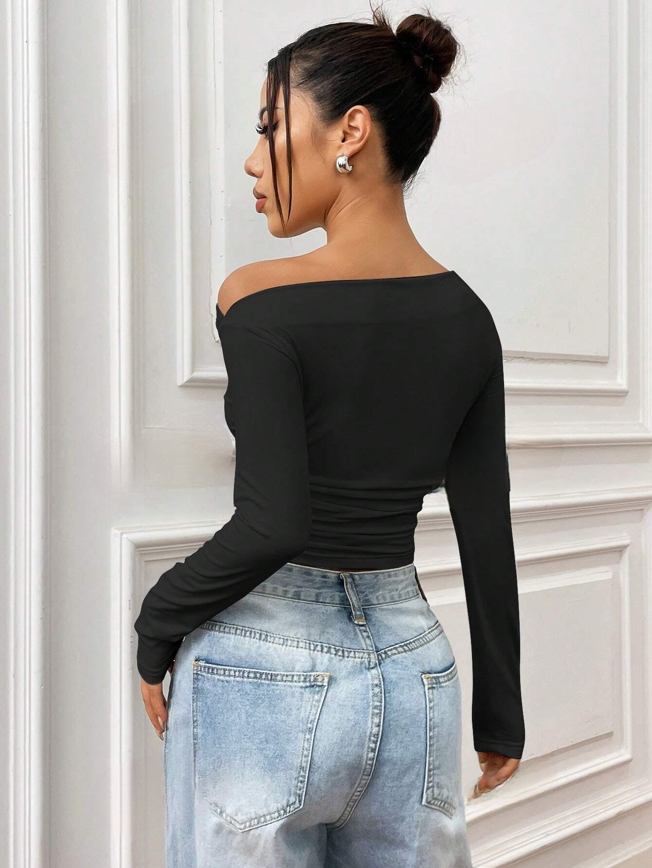 Elegante Off-Shoulder Top met Lange Mouwen en Ruches | Stijlvol en Vrouwelijk
