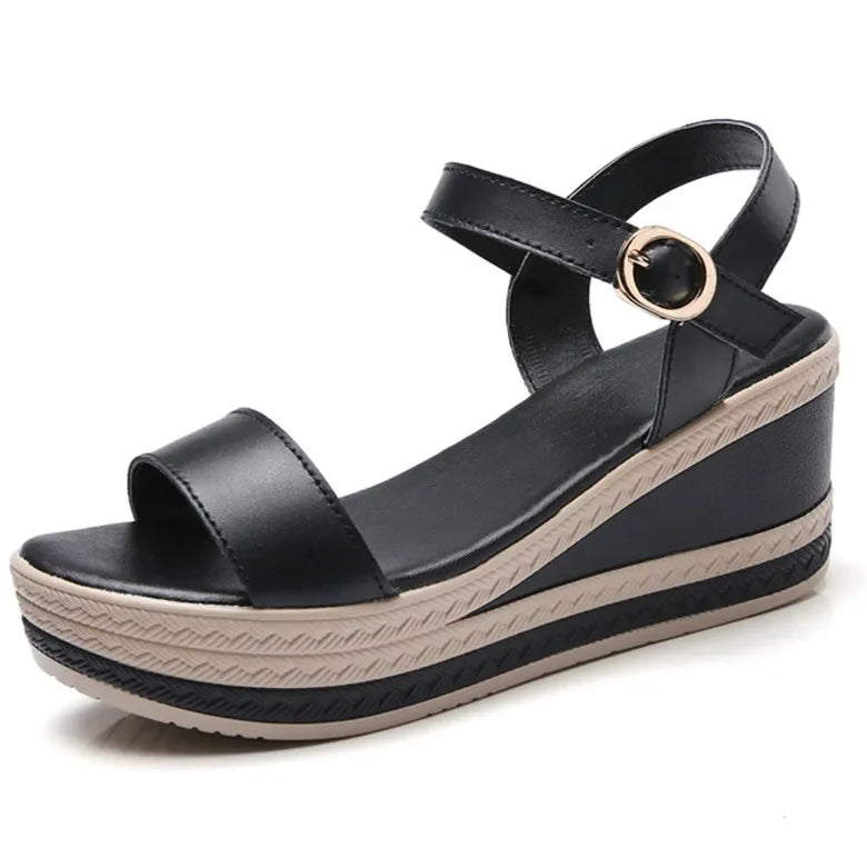 Zwarte en witte zomer sandalen met PU sleehak elegant
