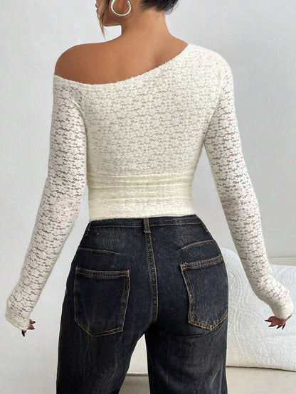 Emma's Elegante Herfsttop | Schuine Schouder & Slanke Pasvorm in Abrikoos