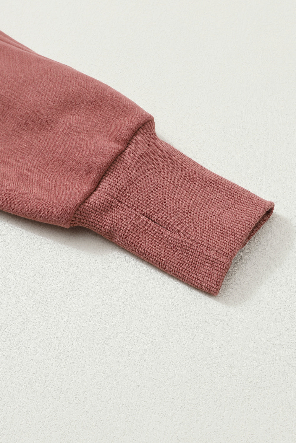 Stijlvolle Bruine Sweatshirt met Rits, Opstaande Kraag en Duimgaten – Perfect voor Casual Comfort