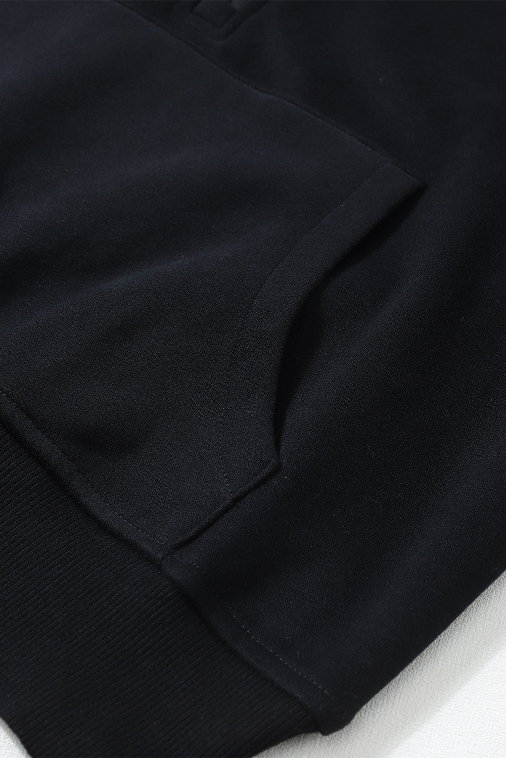 Stijlvolle Bruine Sweatshirt met Rits, Opstaande Kraag en Duimgaten – Perfect voor Casual Comfort