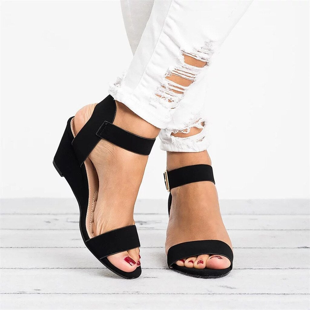 Mira hoge sleehak sandalen zomers en stijlvol