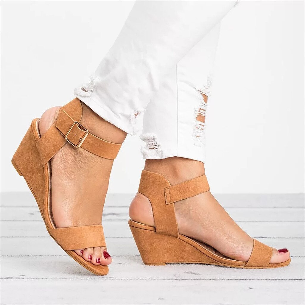 Mira hoge sleehak sandalen zomers en stijlvol