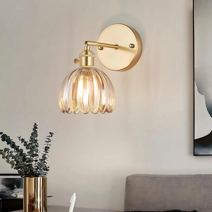Retro wandlamp met tulpenknop in glas voor binnengebruik