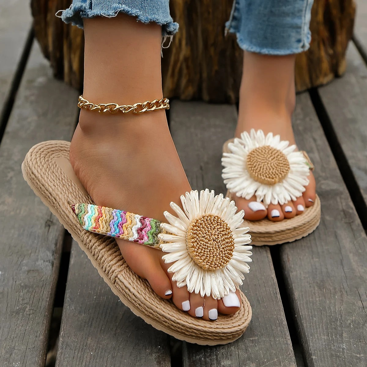 Zonnebloem print slippers met zomerse flair