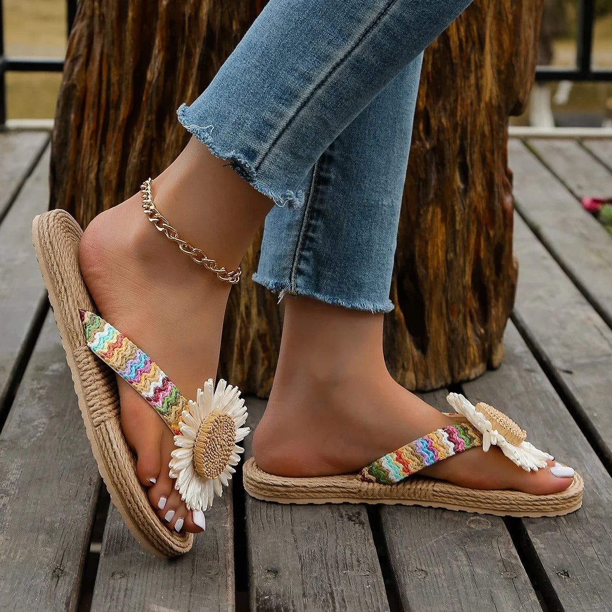 Zonnebloem print slippers met zomerse flair