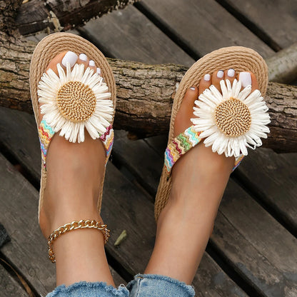 Zonnebloem print slippers met zomerse flair