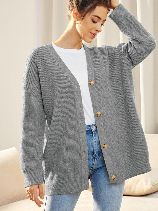 Erika's Elegantie: Stijlvol los gebreid damesvest met knopen voor herfst en winter