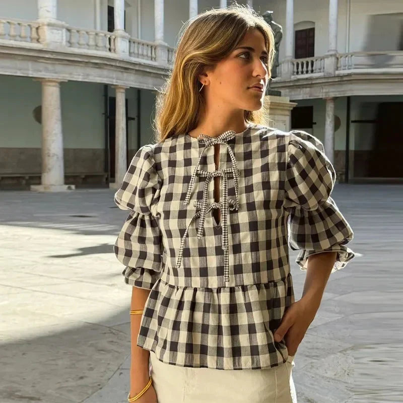Zomerse damesshirt met strikdetail voor een frisse look